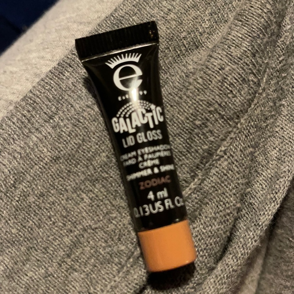 Galactic lid gloss